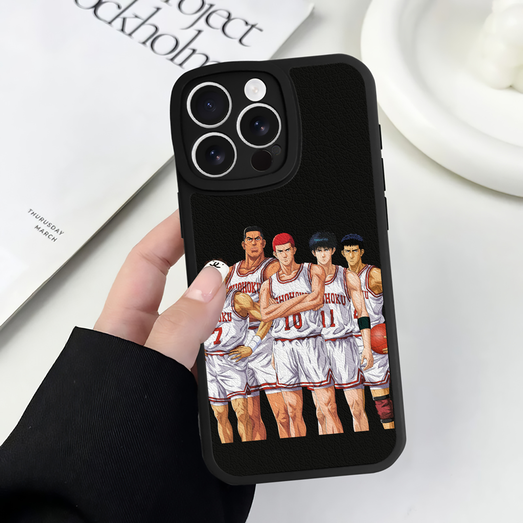 （画像用） SLAM DUNK／スラムダンク 【iPhone 16シリーズ対応】シリコンスマホケース（レザー調） 材質：シリコン
